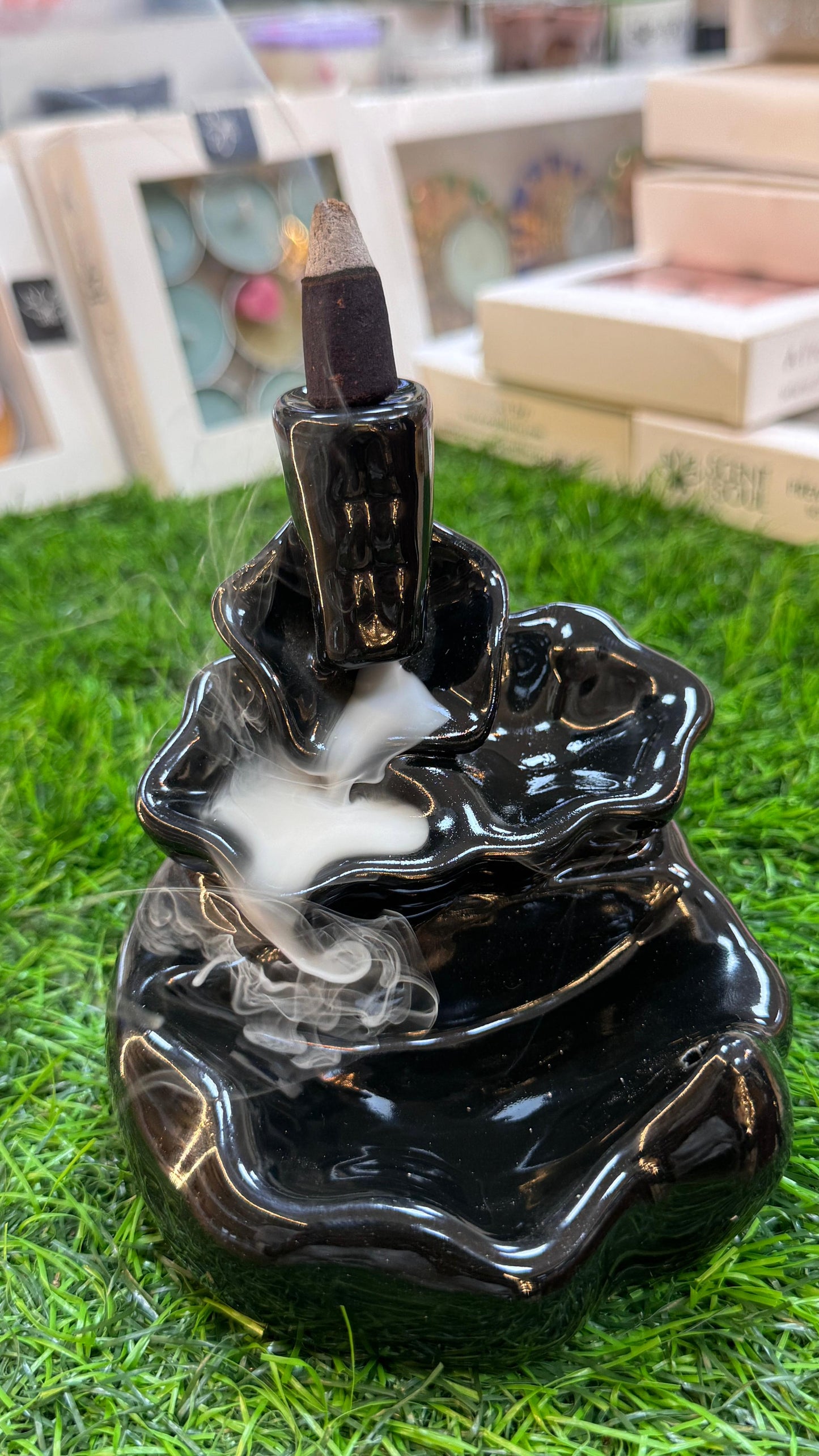 Black Resin Smoke Backflow Fountain Incense Holder with 10 Free Incense Cones – Decorative Figurine for Positive Energy and Home Décor
